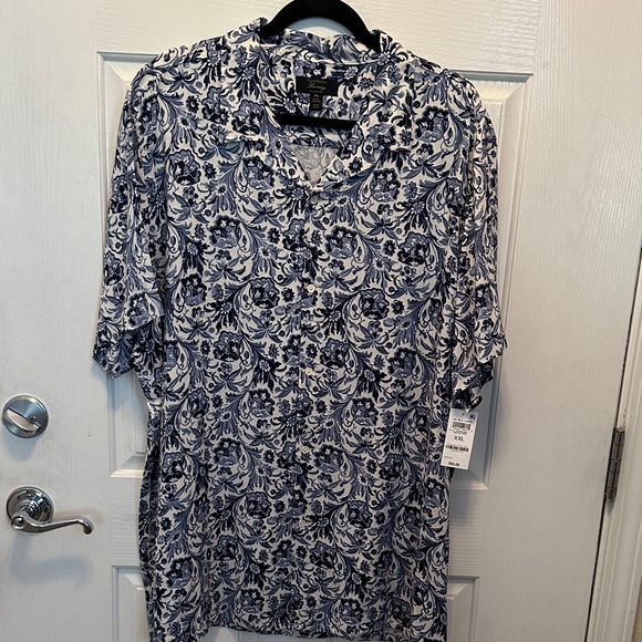Club Room Other - Club Room Luxury Blue and White Floral Silk-Blend Top Size XXL